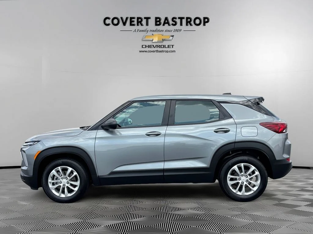 Used 2025 Gray Chevrolet LS image 3