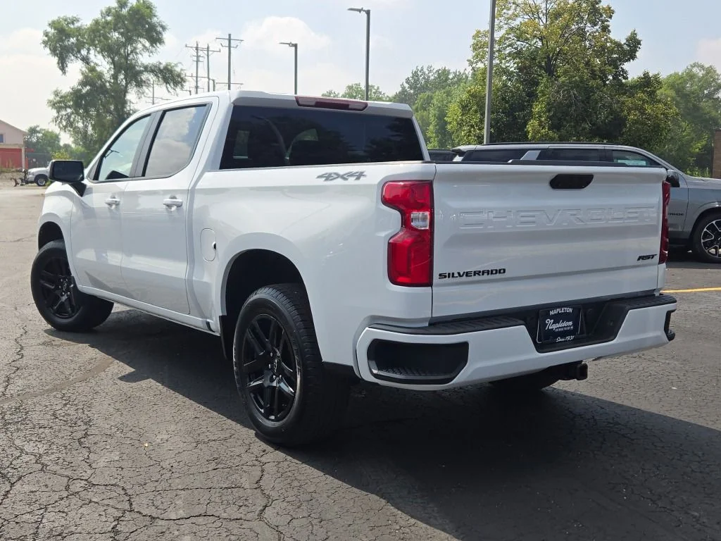 Used 2025 White Chevrolet RST image 14