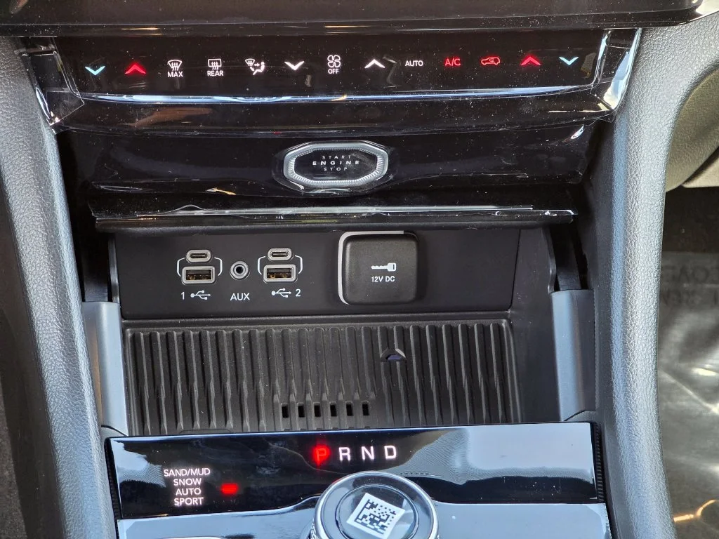 New 2027 Gray Jeep Laredo Altitude image 31