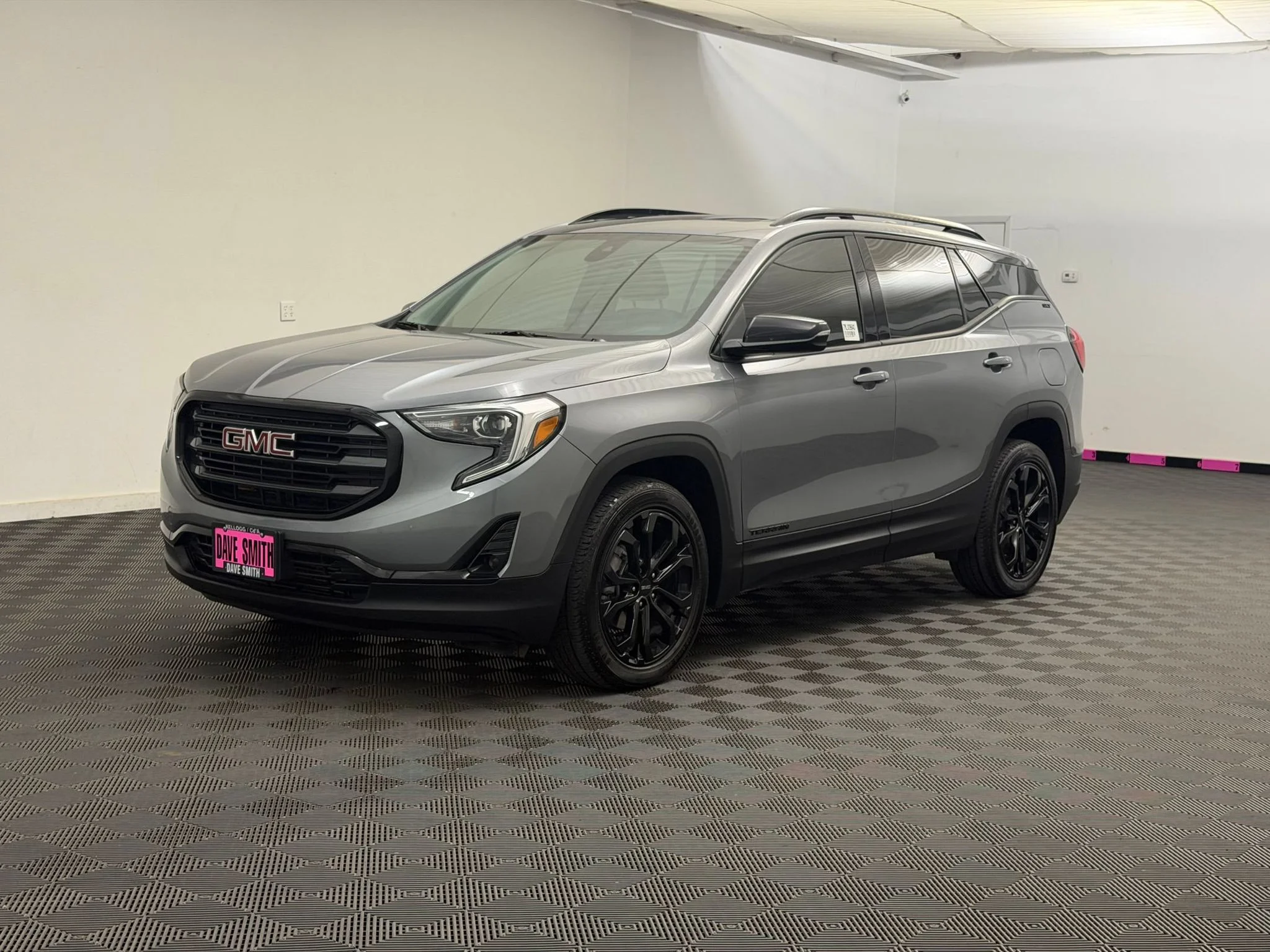 Used 2021 Satin Steel Metallic GMC SLT image 1