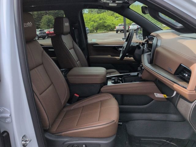 New 2026 Polar White Tricoat Chevrolet High Country image 31