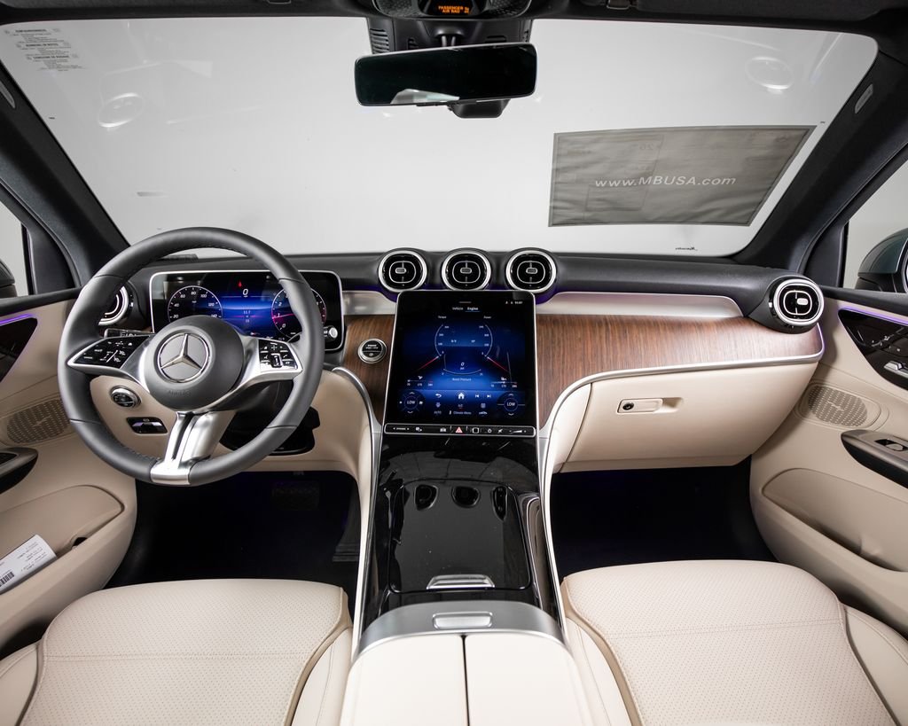 New 2026 Verde Silver Metallic Mercedes-Benz GLC 300 image 7