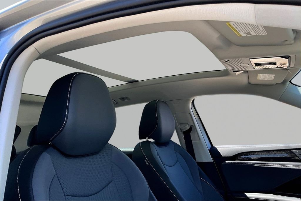 New 2026 Silver Volkswagen 2.0T SE image 29