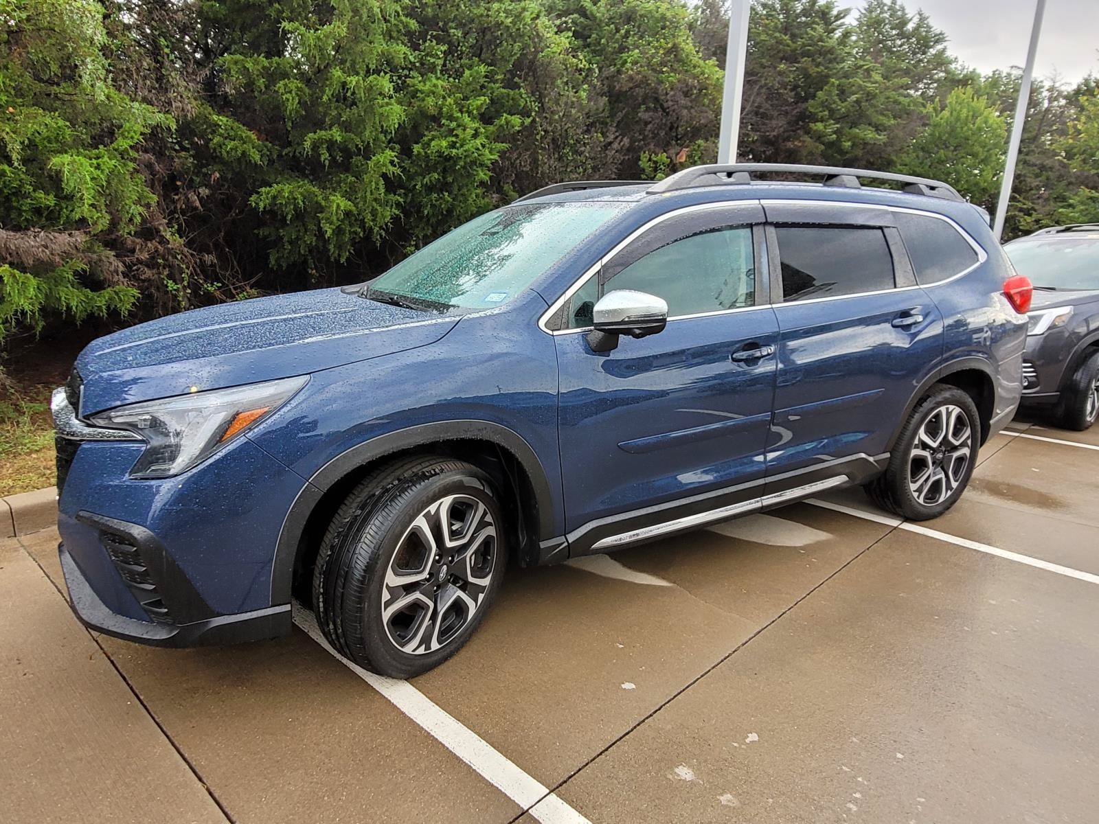 Used 2023 Cosmic Blue Pearl Subaru Limited image 1
