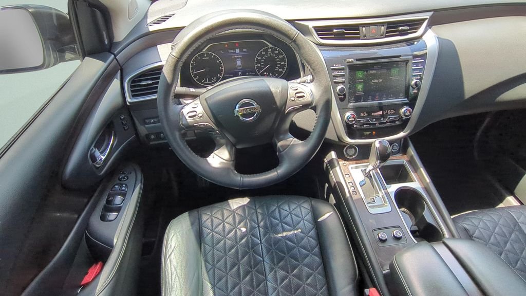 Used 2019 White Nissan Platinum image 12