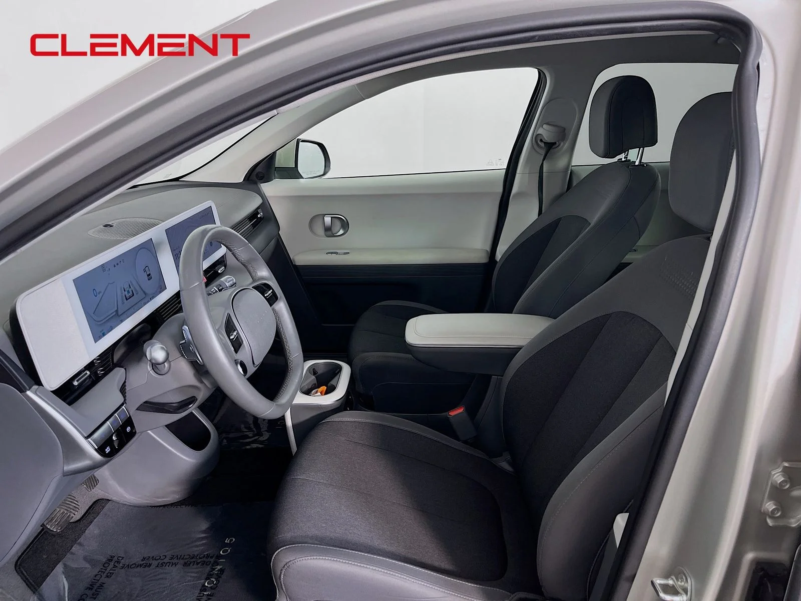 Used 2024 Gold Hyundai SEL image 29