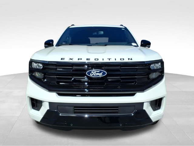 New 2027 Star White Metallic Tri-Coat Ford Platinum image 19