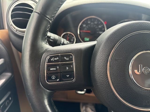 Used 2011 White Jeep Unlimited Sahara image 17
