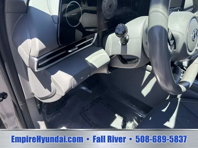 Used 2023  Hyundai SEL image 18
