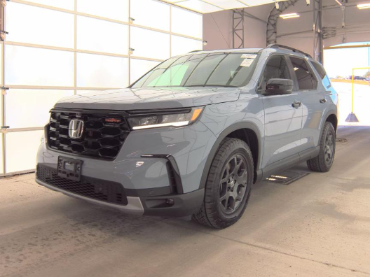 2025 Honda Pilot TrailSport AWD's photo