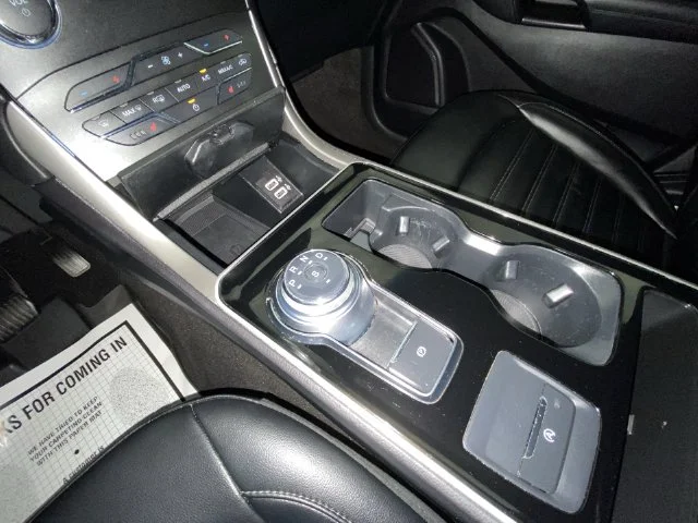 Used 2020 Gray Ford SEL image 20