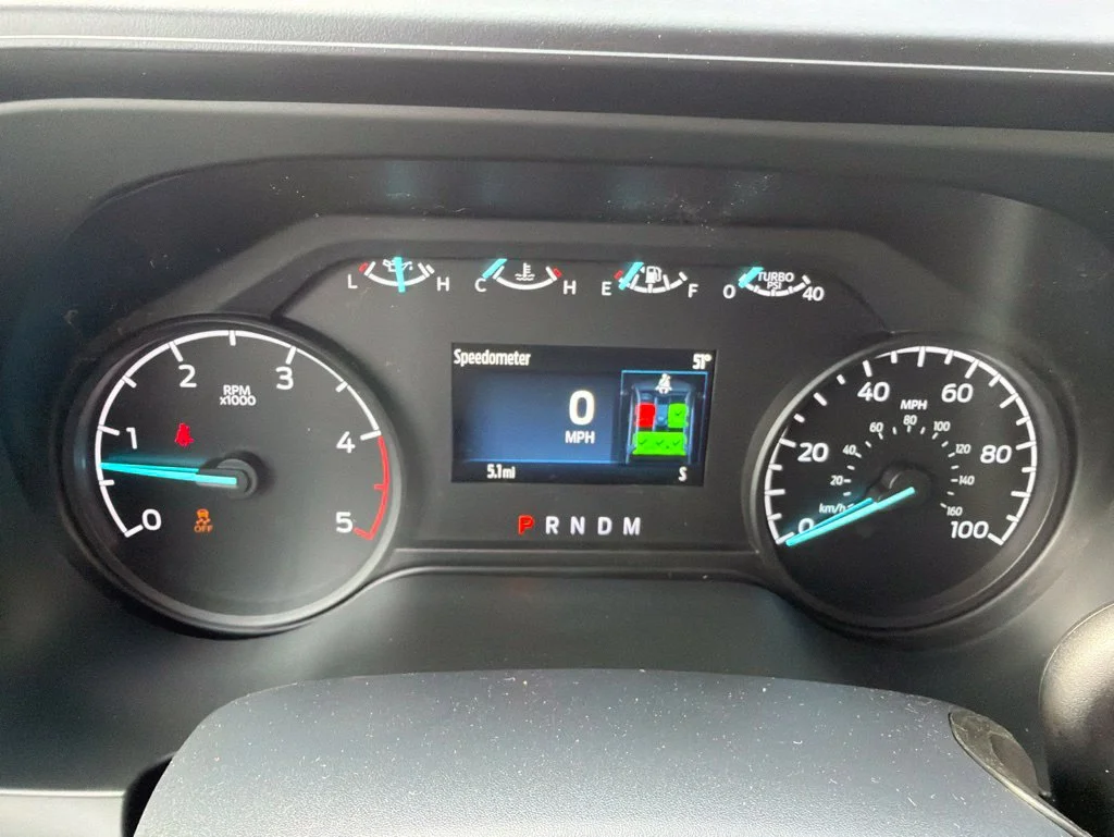New 2026 Oxford White Ford F-550® XL image 15