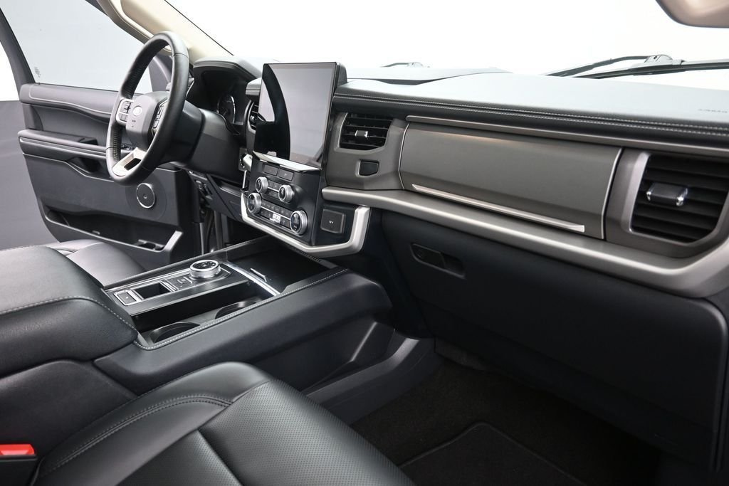 Used 2022 Silver Ford XLT image 24