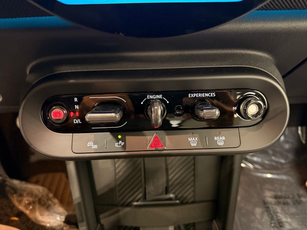 2025 MINI Hardtop 2 Door Base - Photo 18