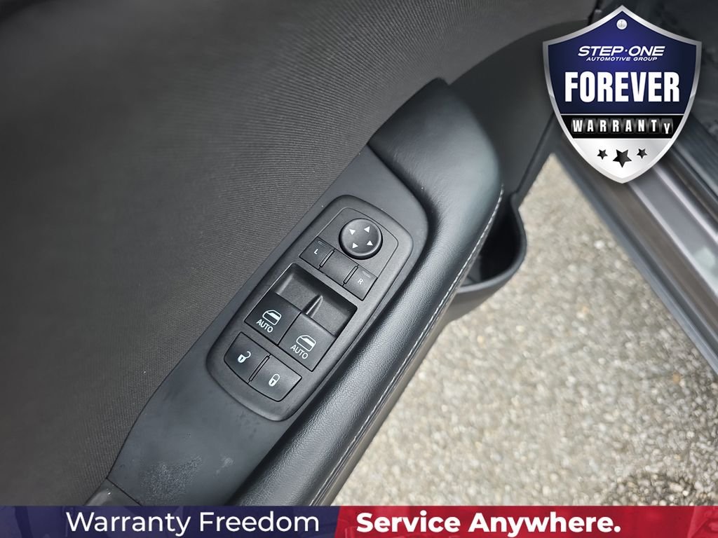Used 2023 Gray Dodge SXT image 18