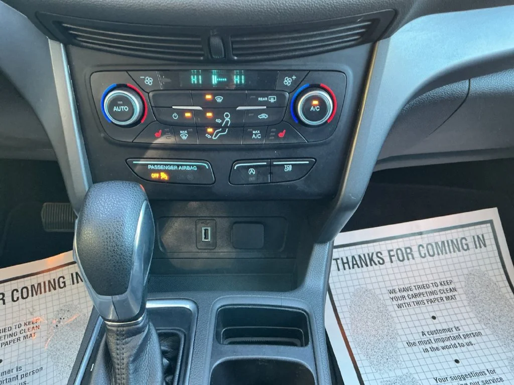 Used 2018 Silver Ford SE image 16