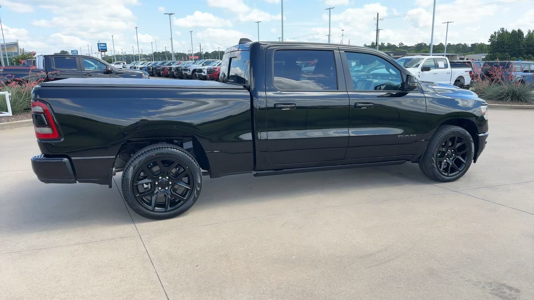 Used 2023 Diamond Black Crystal Pearlcoat Ram Laramie image 8