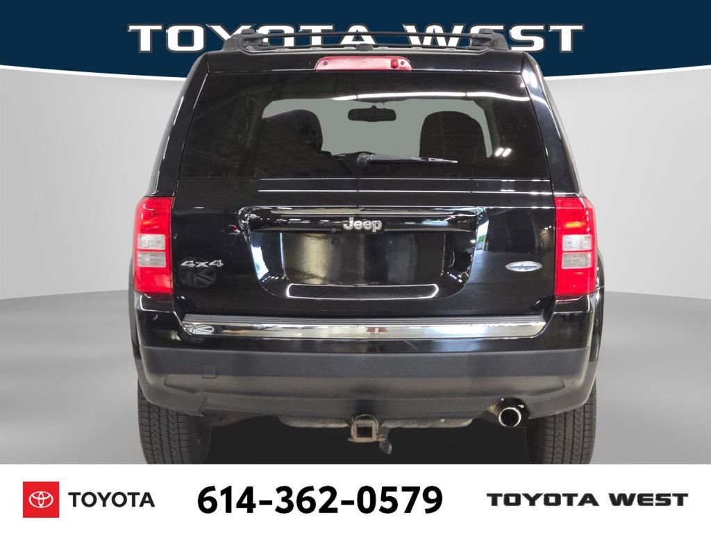 Used 2016 Black Jeep Latitude image 8