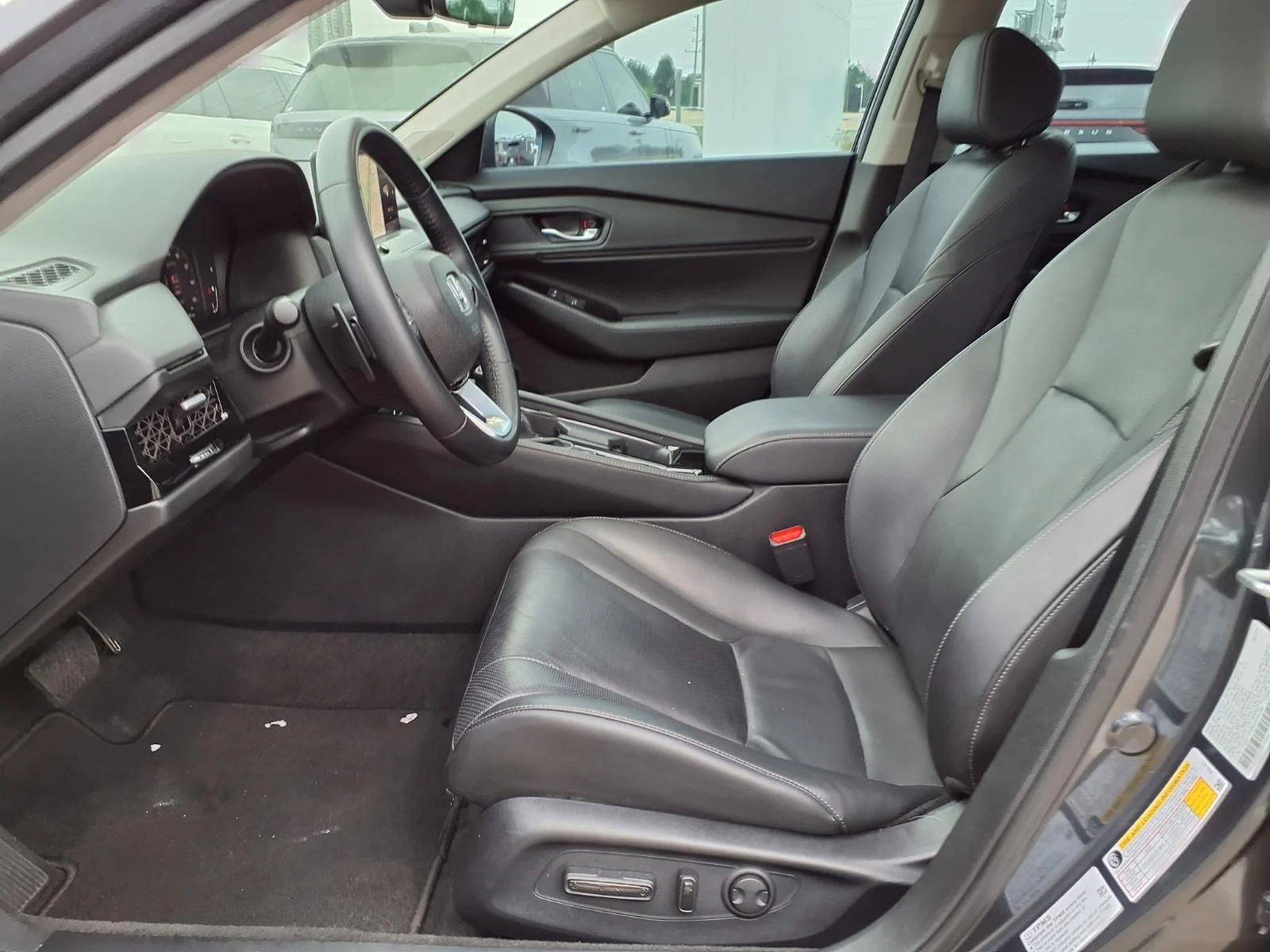 Used 2023  Honda Touring image 17