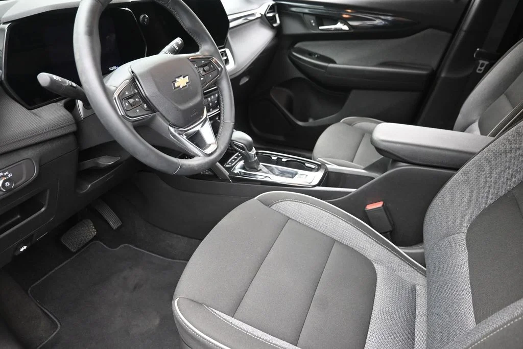 Used 2024 White Chevrolet LT image 16
