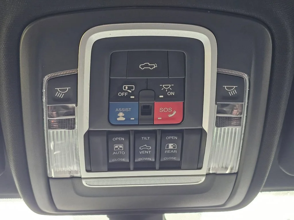 Used 2019  Ram Laramie image 35