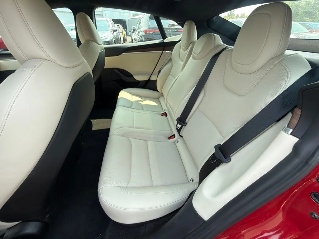 Used 2022  Tesla Base image 7