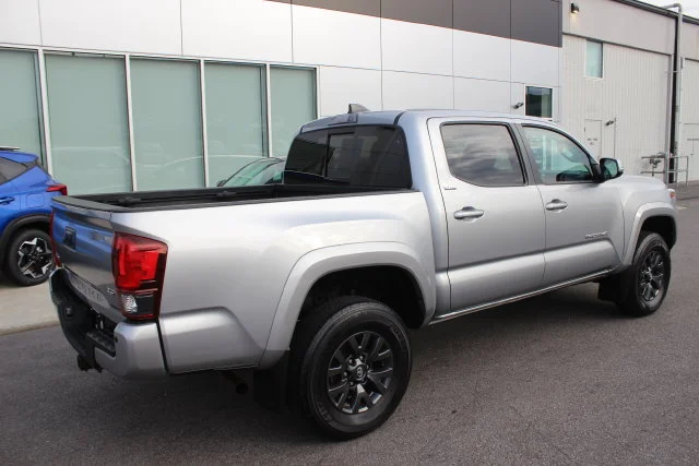 Used 2021 Silver Toyota SR5 image 26