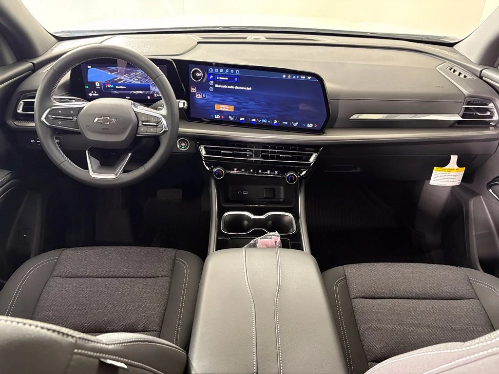 New 2027 Summit White Chevrolet LT image 41