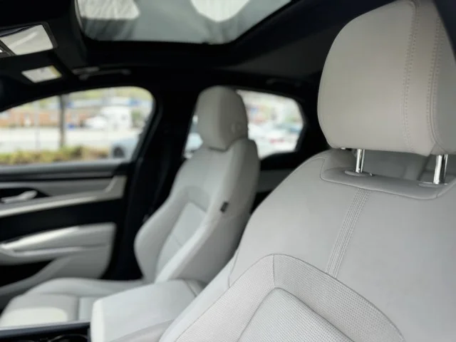 2024 Jaguar XF R-Dynamic SE - Photo 15