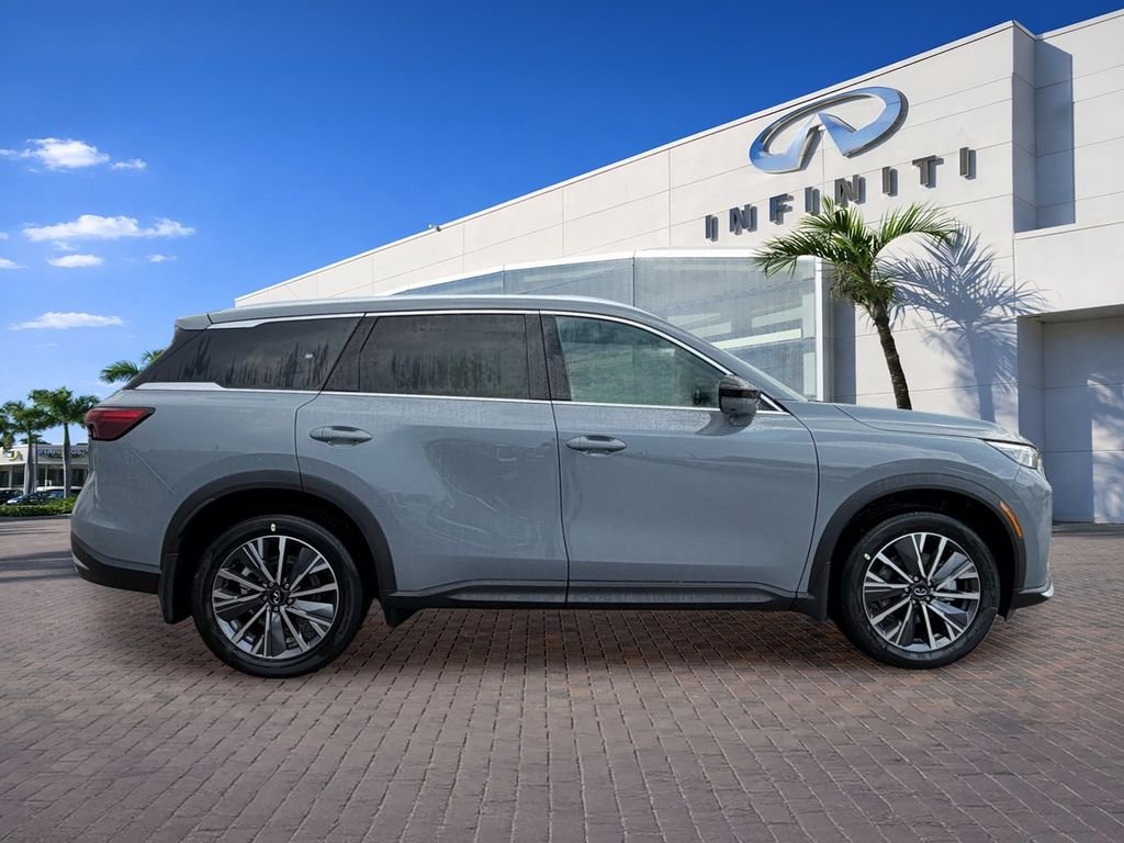 New 2027 HARBOR GRAY INFINITI Luxe FWD image 8