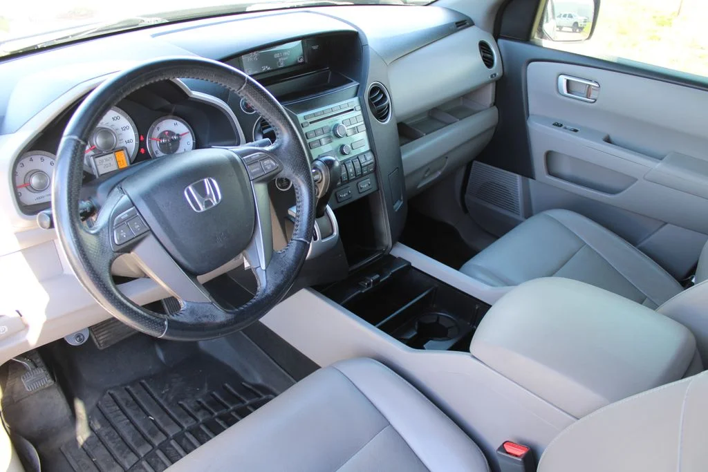Used 2010 Honda Pilot EX-L with VIN 5FNYF4H50AB023239 for sale in Klamath Falls, OR