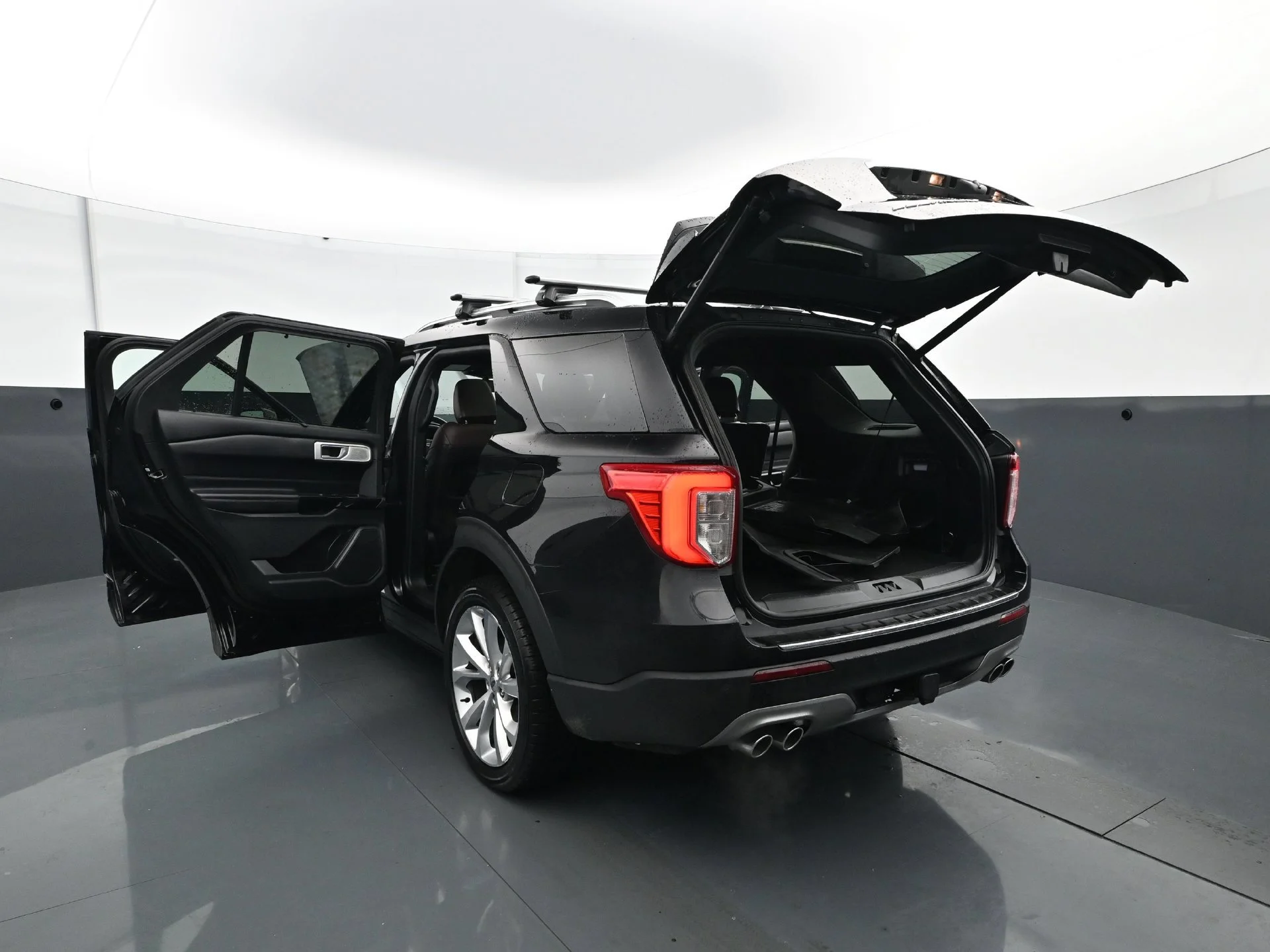 Used 2022 Black Ford Platinum image 34