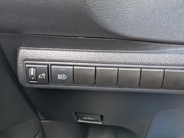 Used 2021 White Toyota LE image 23