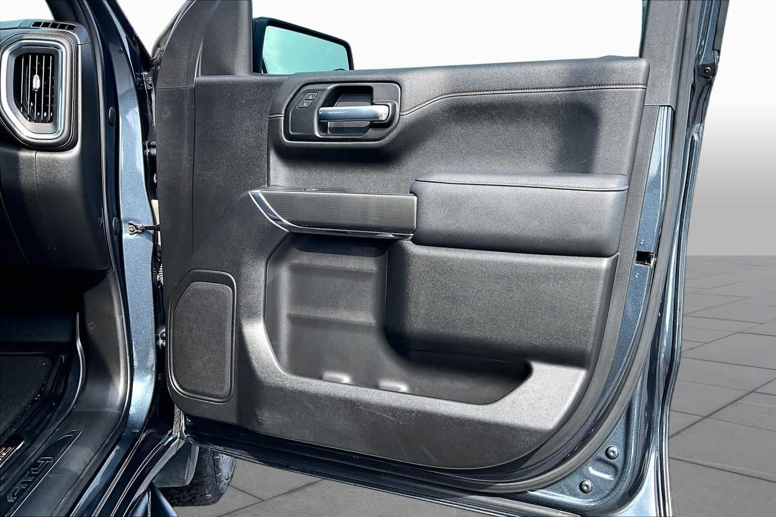 Used 2021 DARK SKY METALLIC GMC AT4 image 17
