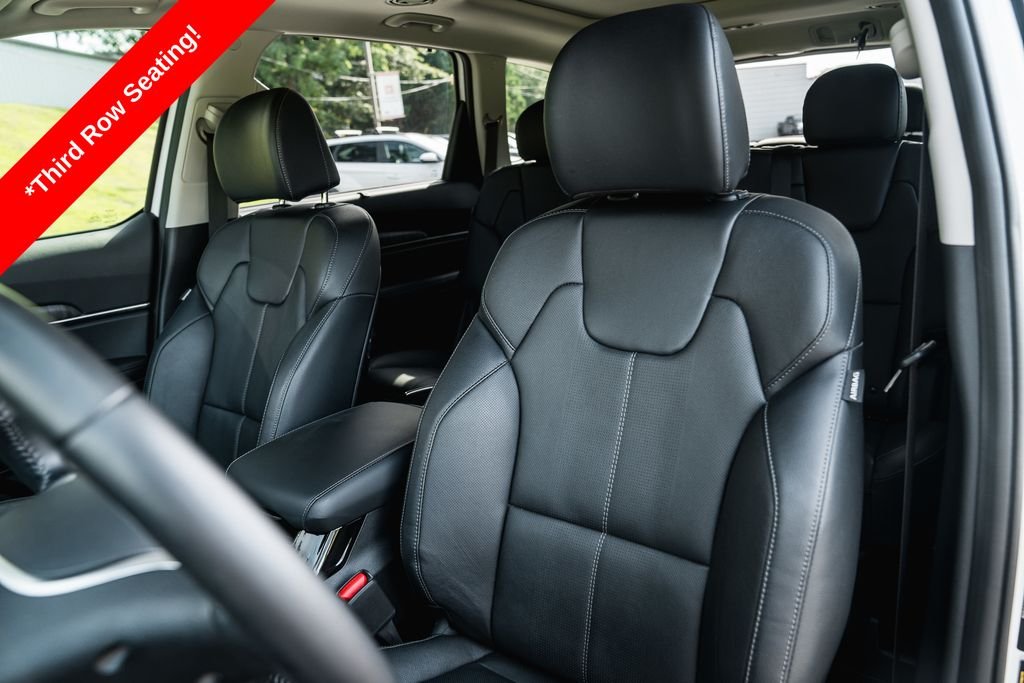 Used 2025 White Pearl Kia SX image 26
