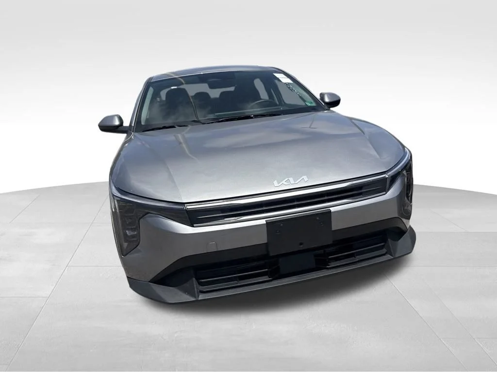 Used 2025 Gray Kia LXS image 9