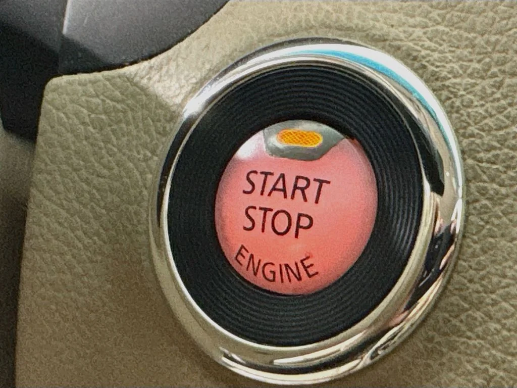 Used 2013 Beige Nissan 2.5 SV image 19