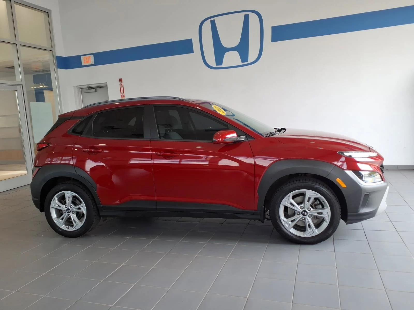 Used 2022 Pulse Red Hyundai SEL image 4