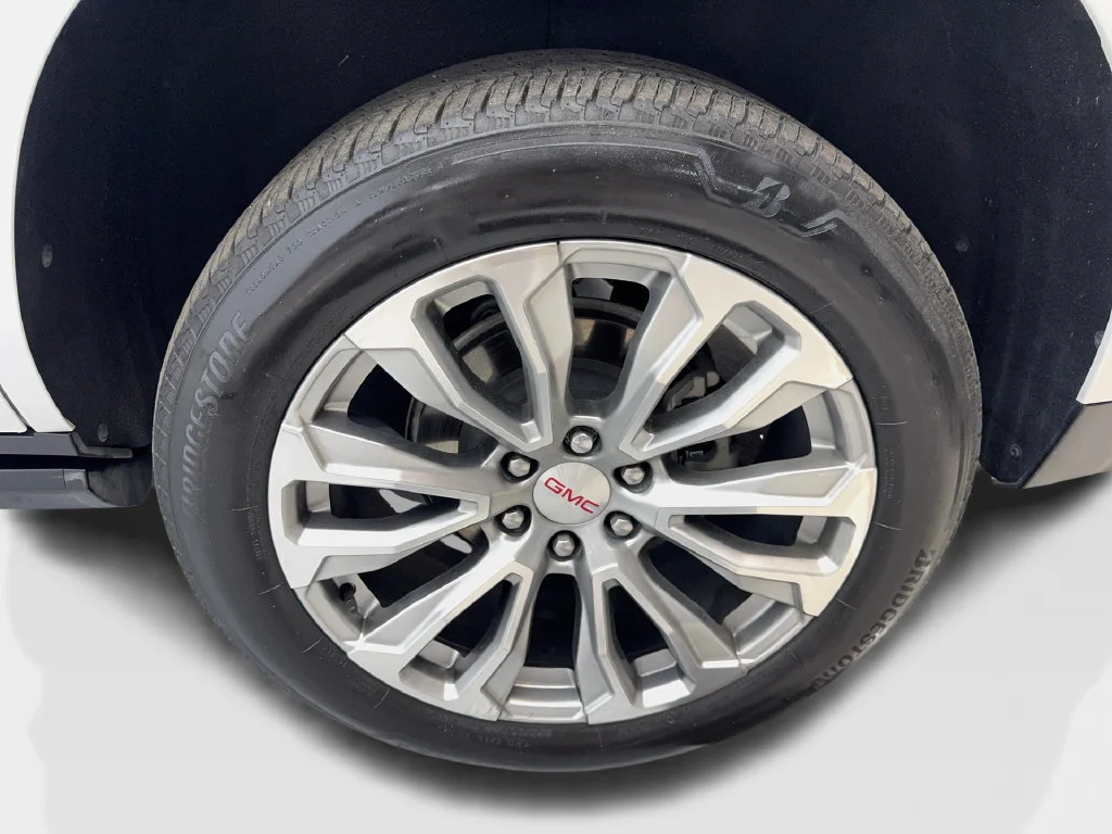 Used 2024 White GMC Denali image 98