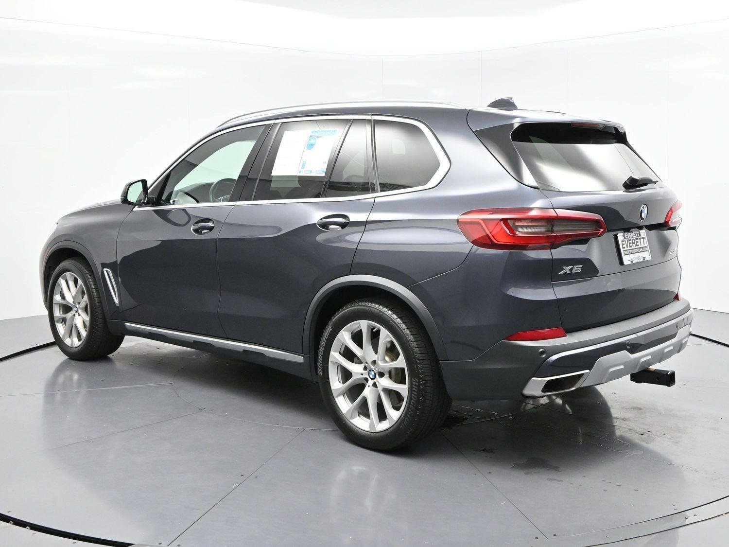 Used 2019 Arctic Gray Metallic BMW xDrive40i image 5
