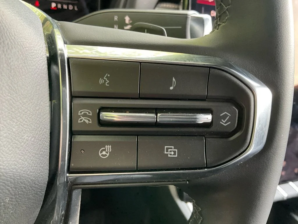 Used 2025 Silver GMC Elevation image 34