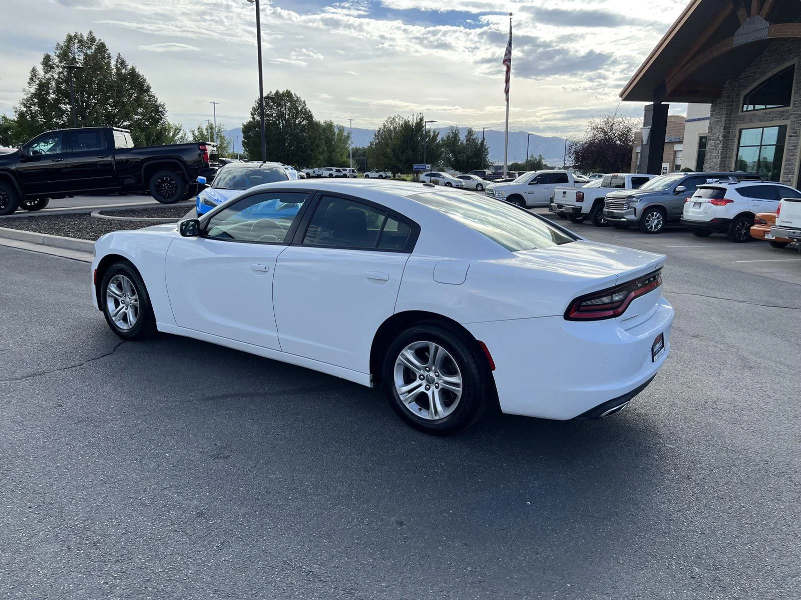 2019 Dodge Charger SXT - Photo 3