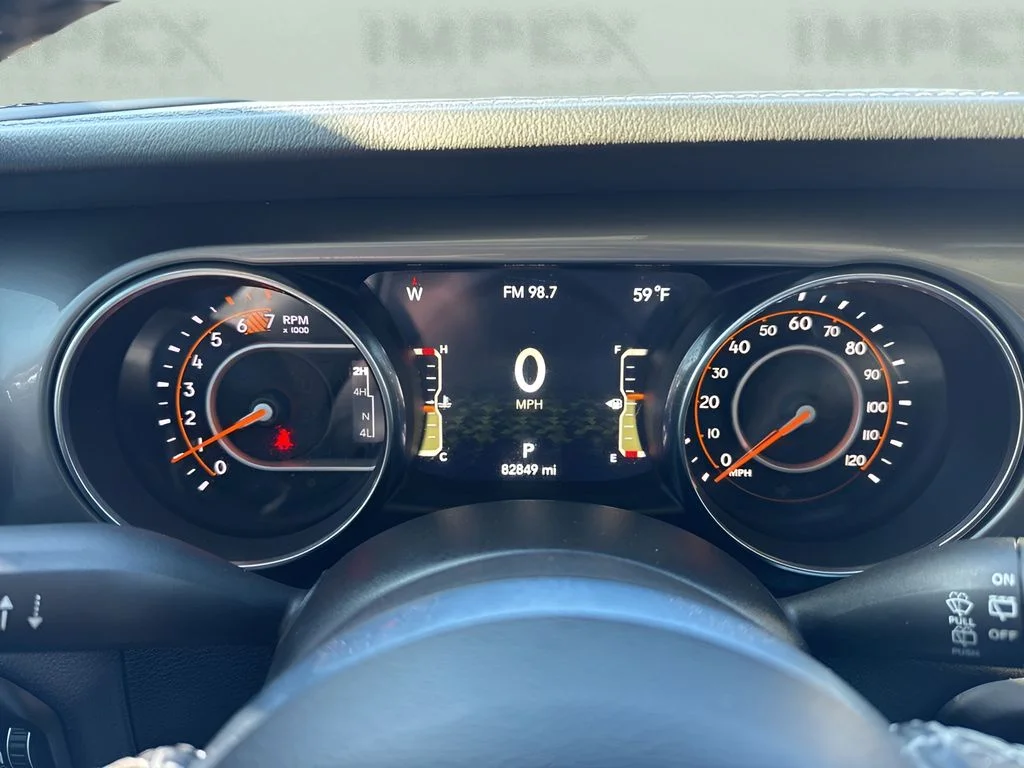Used 2021 White Jeep Unlimited Sahara image 18