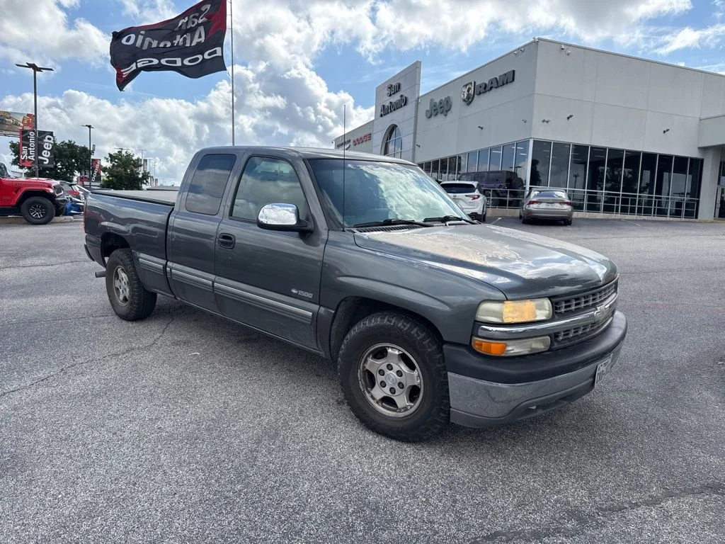 2001 Chevrolet Silverado 1500's photo