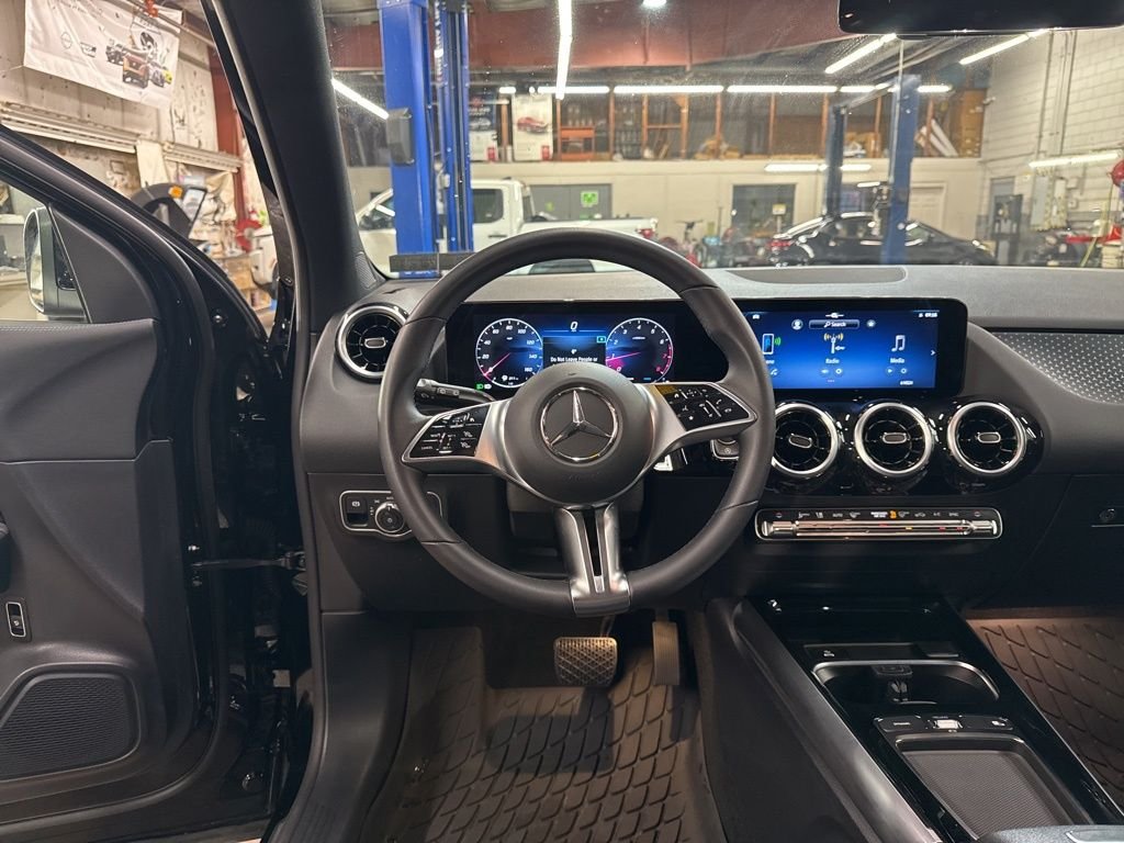 Used 2026 Black Mercedes-Benz GLA 250 image 13