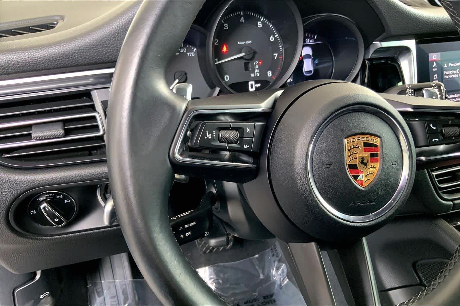 2022 Porsche Macan Base - Photo 24