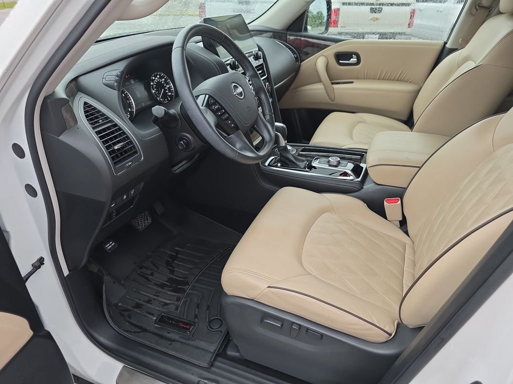 Used 2023 White Nissan Platinum image 11