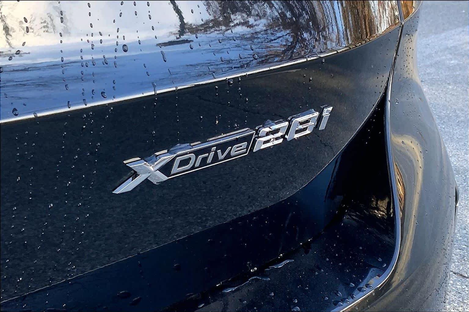 Used 2026 Black Sapphire Metallic BMW xDrive28i image 15