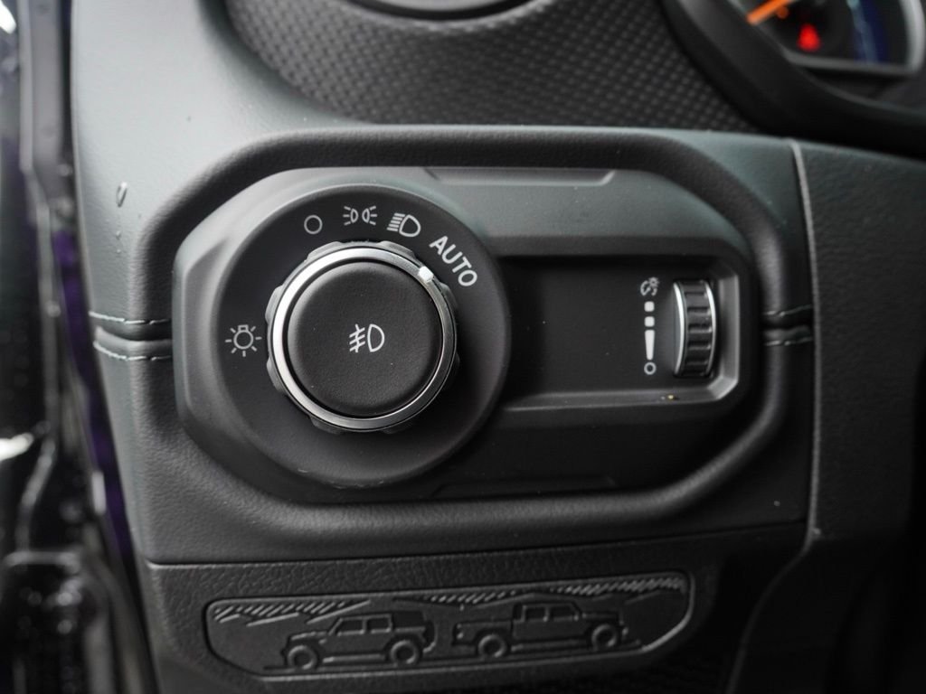 New 2026 Black Clear-Coat Exterior Paint Jeep Rubicon image 11