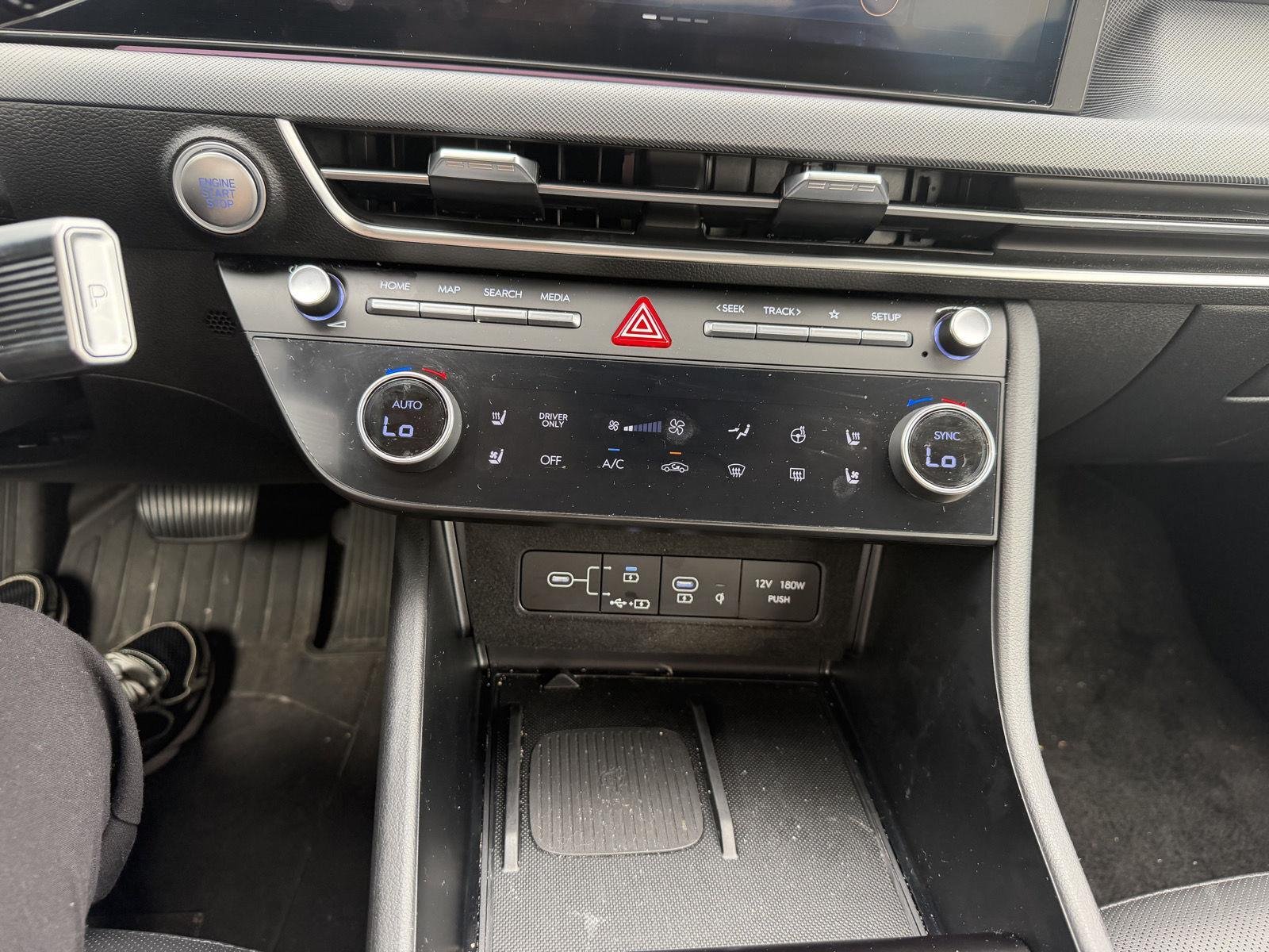 Used 2025 Aero Silver Hyundai Limited image 33